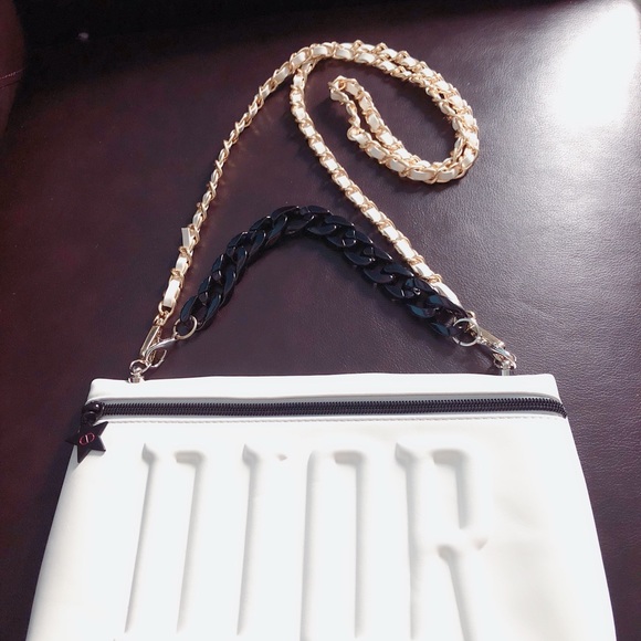 Dior cosmetic pouch & Chain - Picture 2 of 5